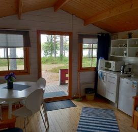 Camping mökki, yhtenäinen keittiö, olohuone