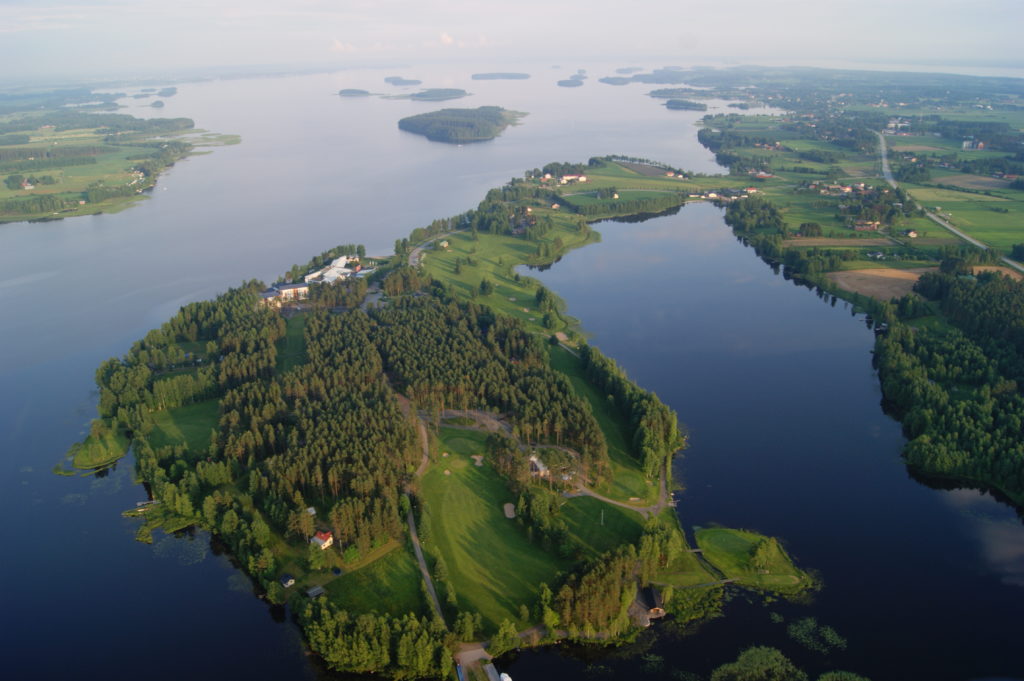 Ilmakuva Nykälänniemestä, järvimaisemaa